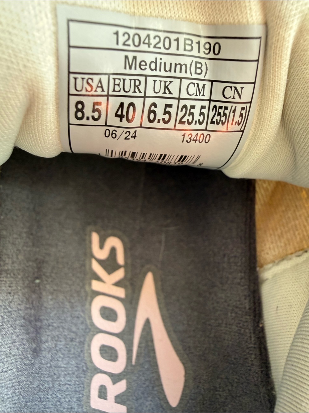 Brooks Ghost max Women size 8.5 Running Shoes — Cream with Light Pink Accents - Picture 8 of 8